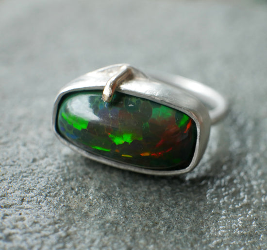 Scales of the Dragon — A Black Ethiopian Opal Ring in Sterling Silver and 14kt Gold — Size 7