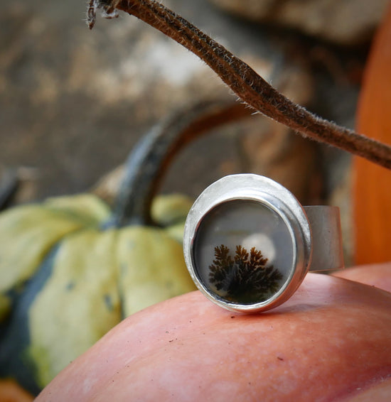 Tie into the Moonlight — A Dendritic Agate Landscape Ring in Sterling Silver — Size 6 1/2