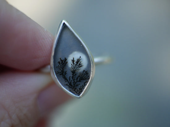 Moonphase — A Dendritic Agate Landscape Ring in Sterling Silver — Size 6 1/2