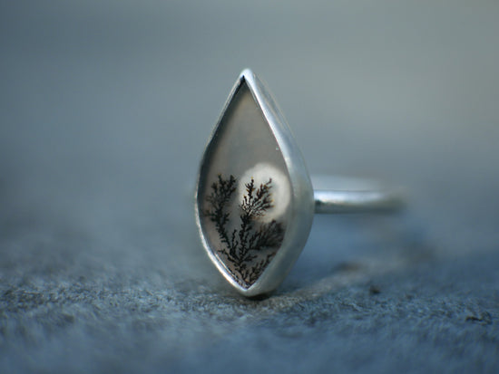 Moonphase — A Dendritic Agate Landscape Ring in Sterling Silver — Size 6 1/2