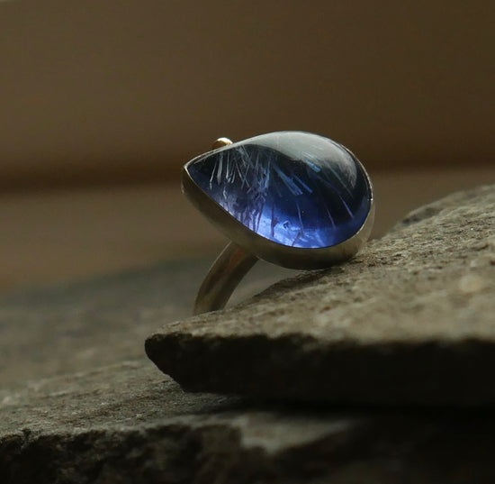 Frozen in Time: Violet Rain — A Bridewell Stone Ring in Sterling Silver and 14kt Gold — Size 7 1/2